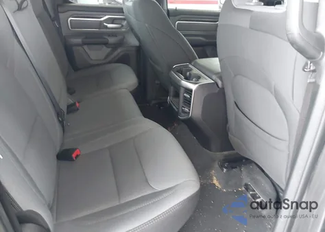 2021 Ram 1500 Big Horn 4X2 6'4 Box из США, поврежденный, VIN 1C6RREBT2MN747391